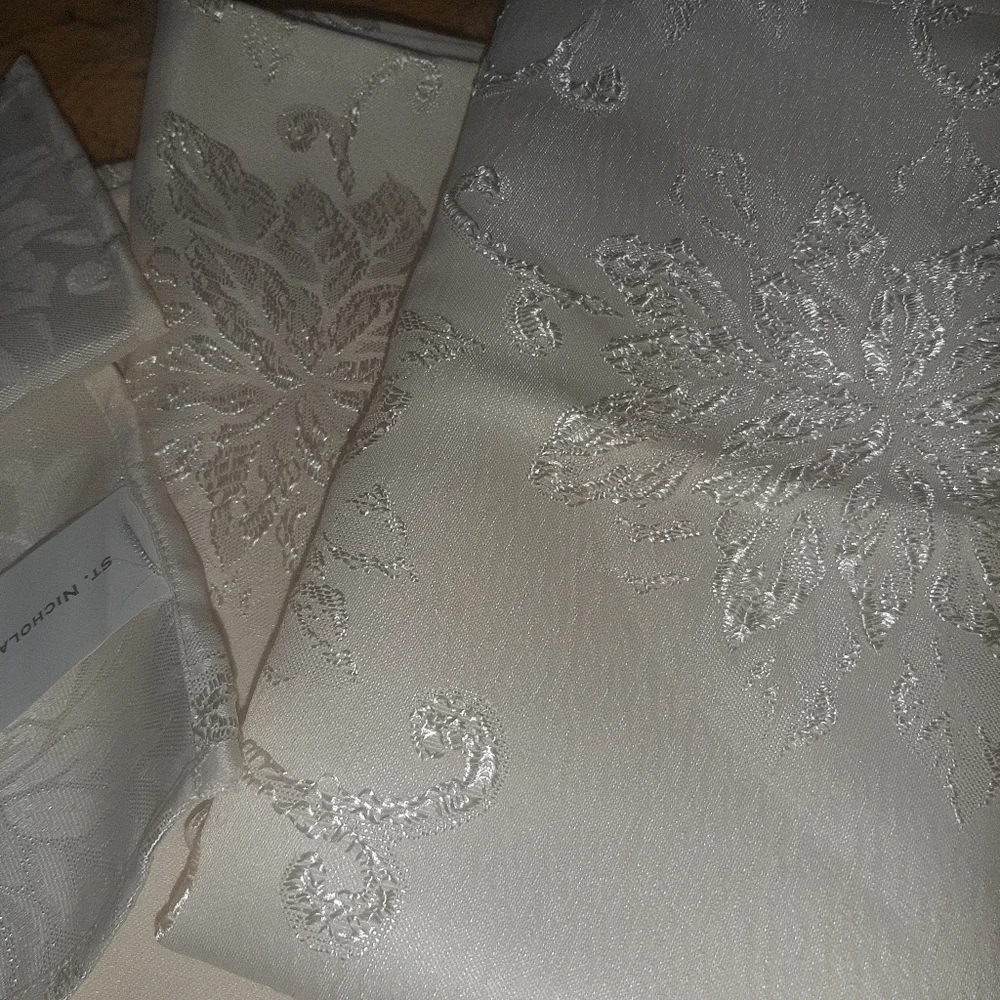 St. Nicholas Square nwot set